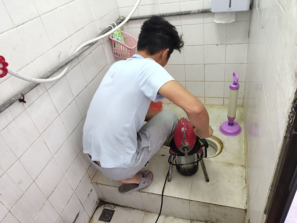 丰顺肥皂掉到马桶里把马桶堵住了怎么办？马桶堵住了怎么办