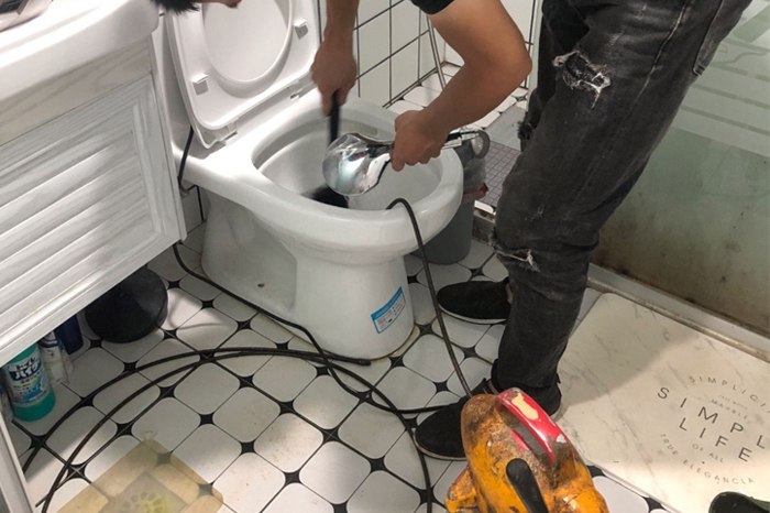 丰顺马桶堵塞自己疏通还是找师傅？专业上门服务让你省时更省心